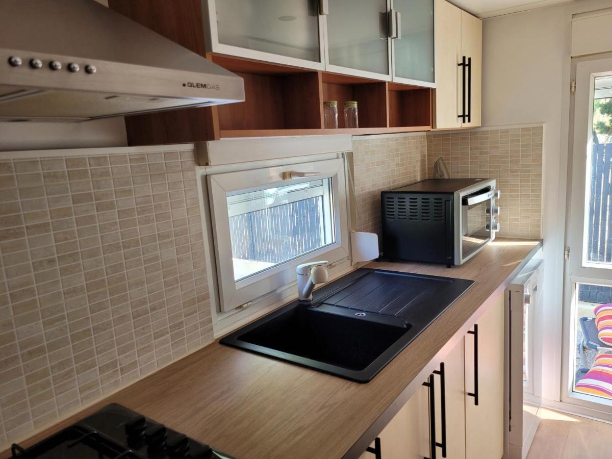Mobil Home De Patricia Et Franck A Сижан Экстерьер фото