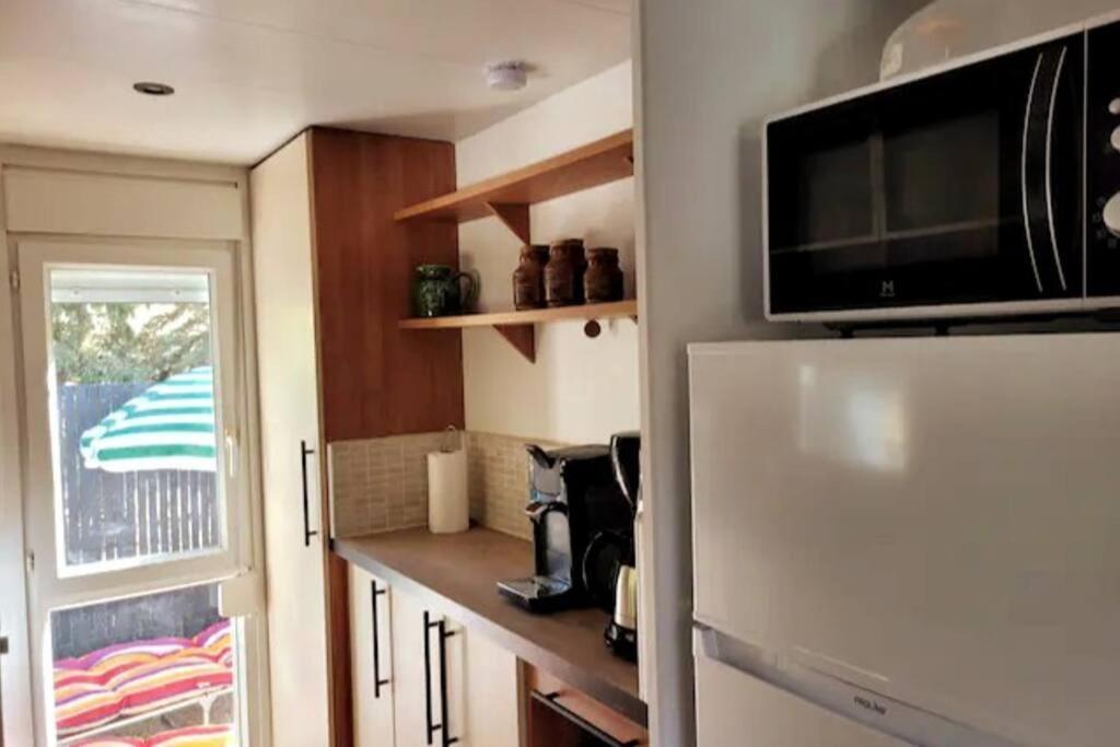 Mobil Home De Patricia Et Franck A Сижан Экстерьер фото