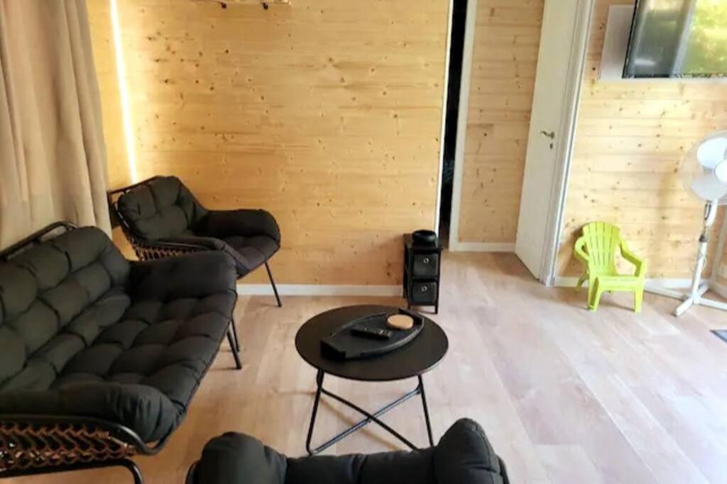 Mobil Home De Patricia Et Franck A Сижан Экстерьер фото